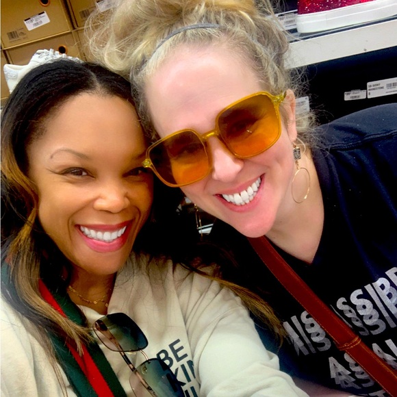 Meet your Posher, Adrienne - Picture 4 of 4